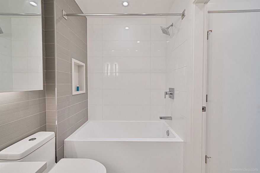 416 3438 Sawmill Crescent