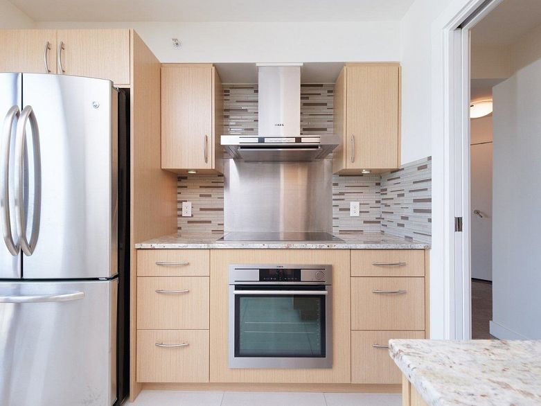 802 2108 W 38th Avenue