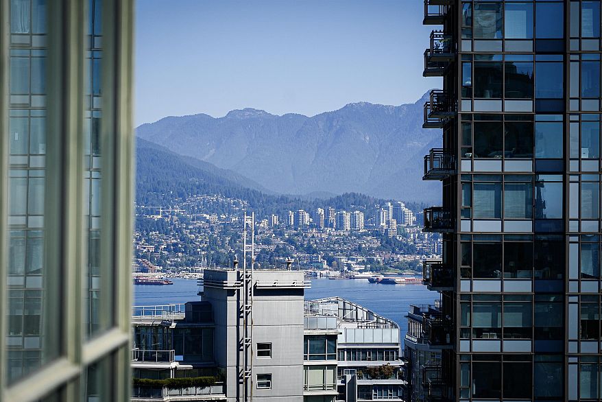 2909 1239 W Georgia Street