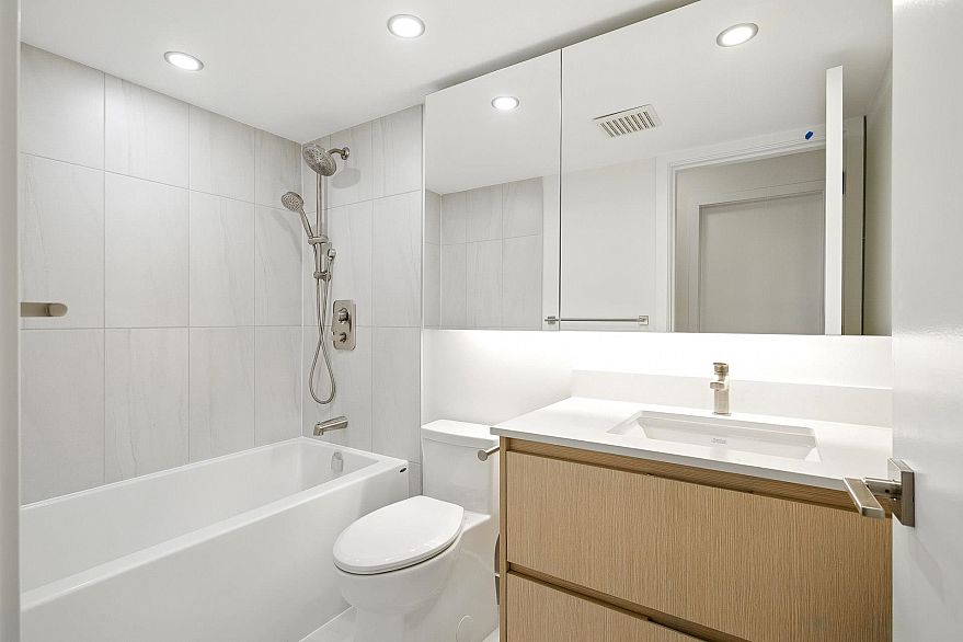 19 2885 E Kent Avenue North