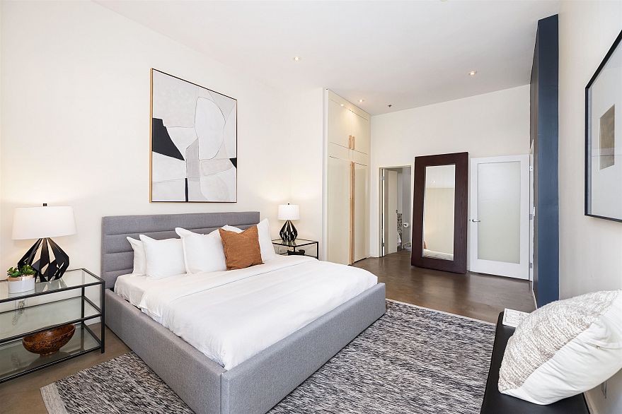 202 4590 Earles Street