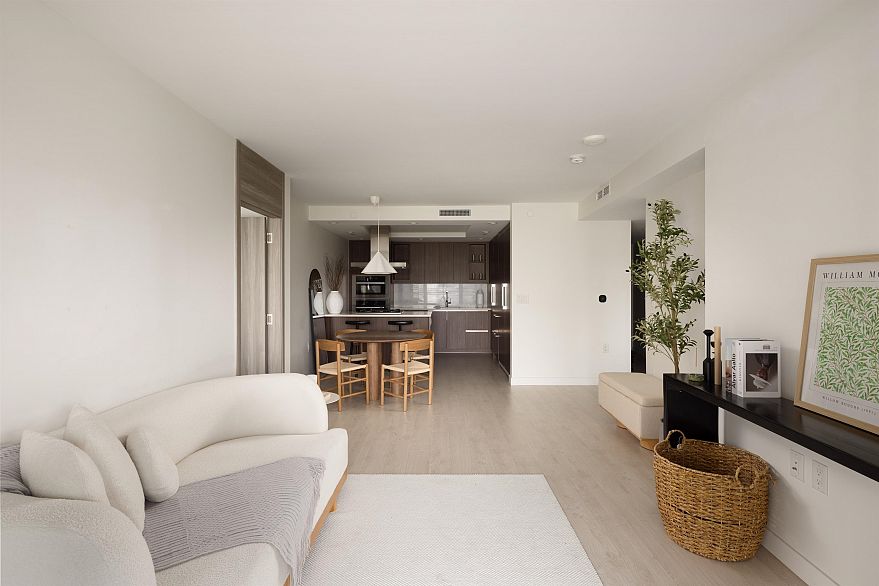 1013 1768 Cook Street