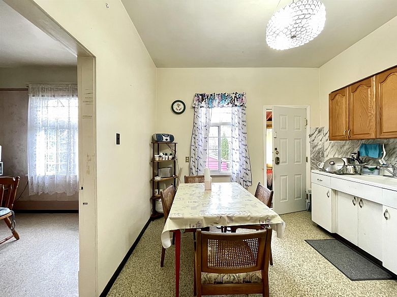 2250 E Pender Street