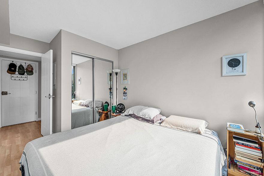 1504 1003 Burnaby Street