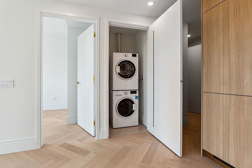 302 2096 W 47th Avenue