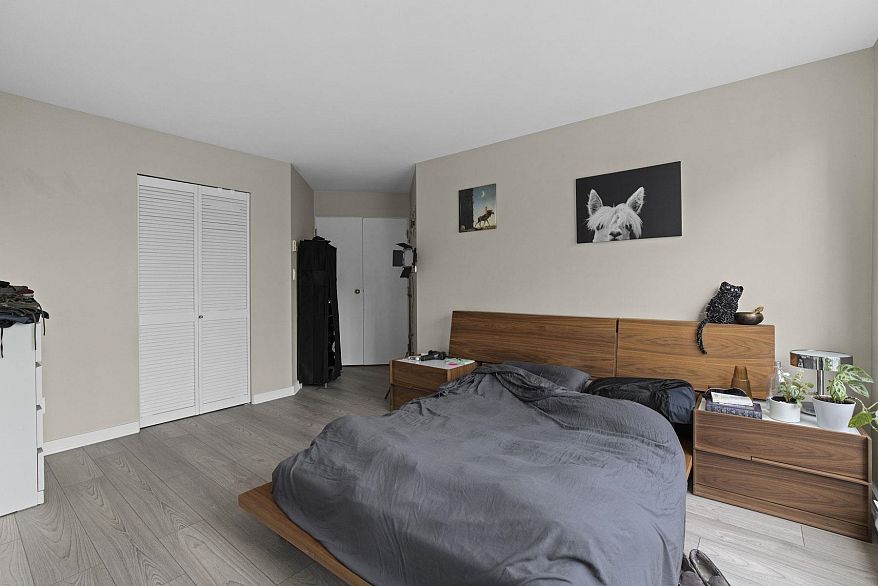 2005 1000 Beach Avenue