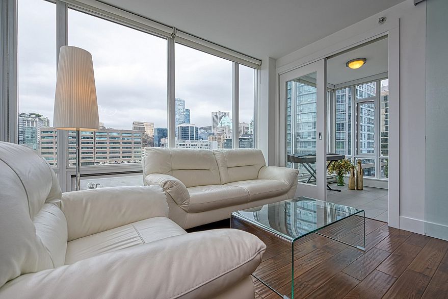 1104 565 Smithe Street