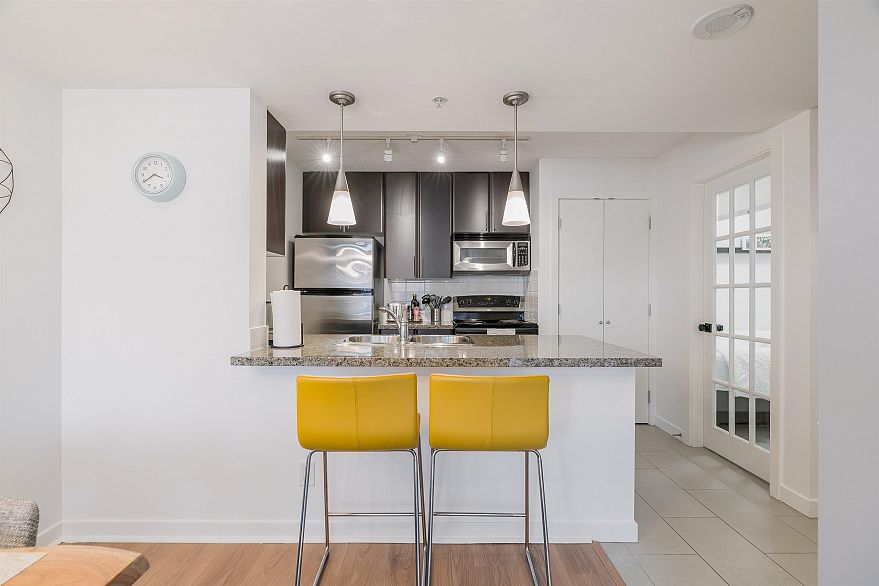 517 618 Abbott Street