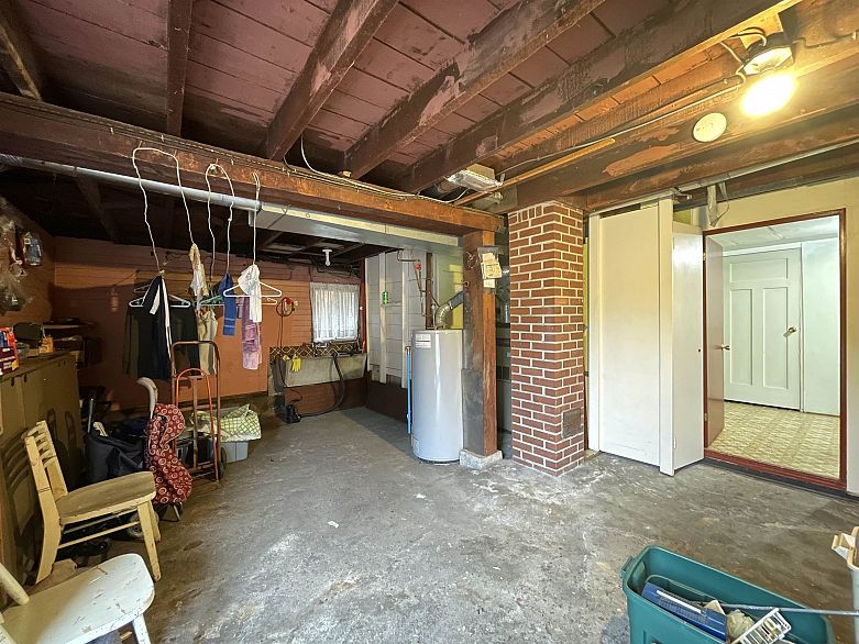 2250 E Pender Street