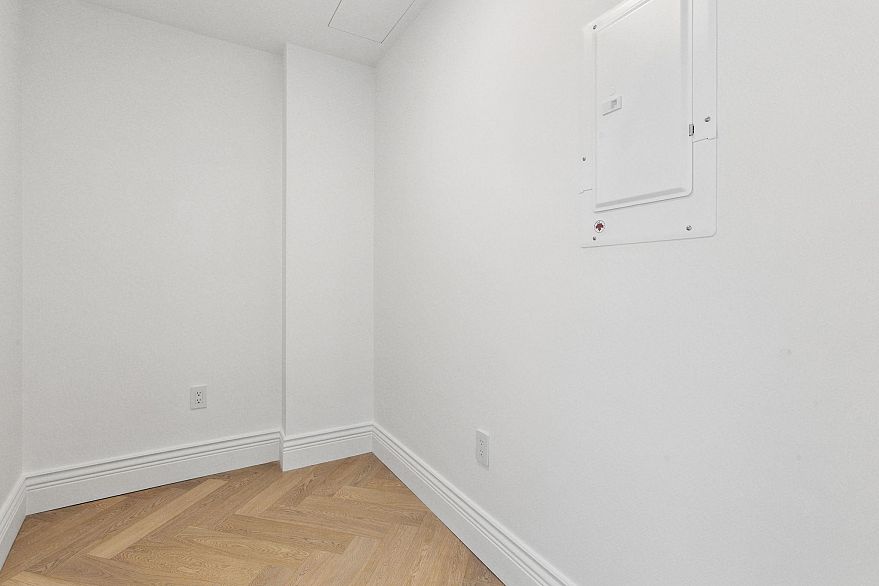 302 2096 W 47th Avenue