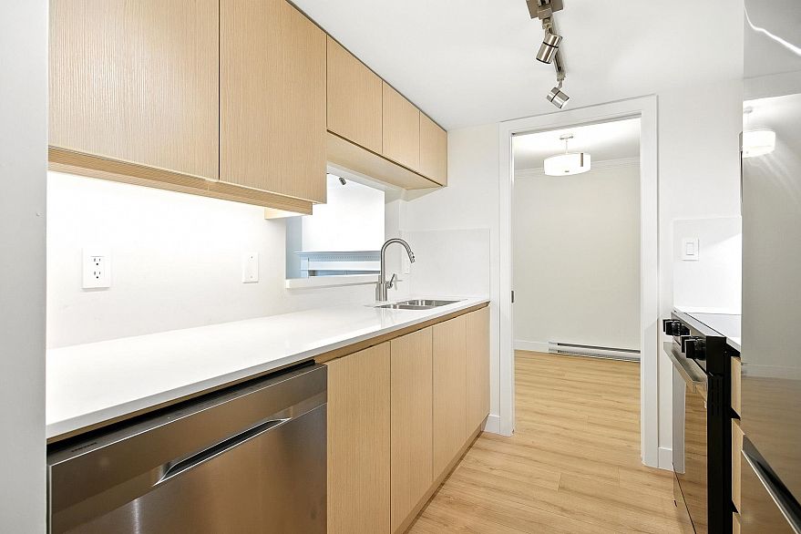 19 2885 E Kent Avenue North