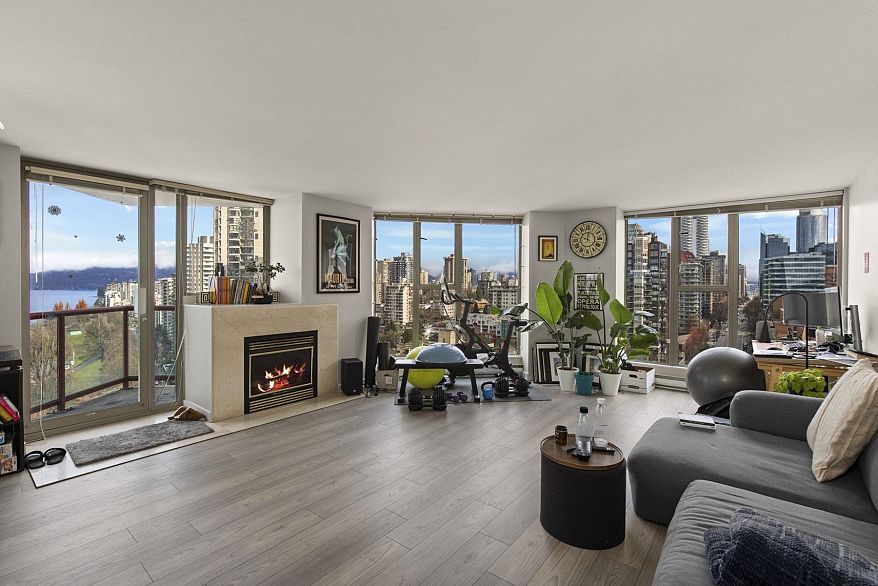 2005 1000 Beach Avenue