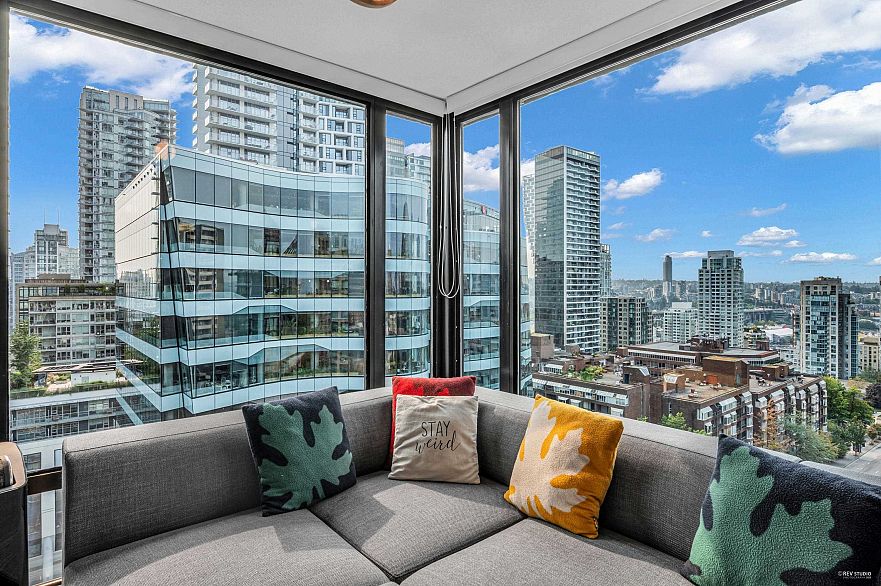 1504 1003 Burnaby Street