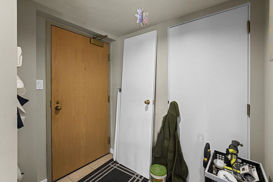 2005 1000 Beach Avenue