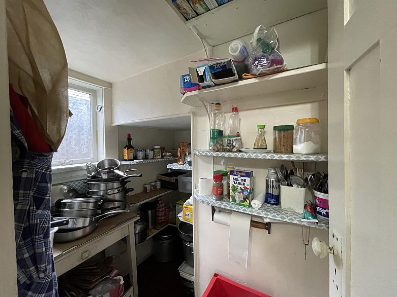 2250 E Pender Street