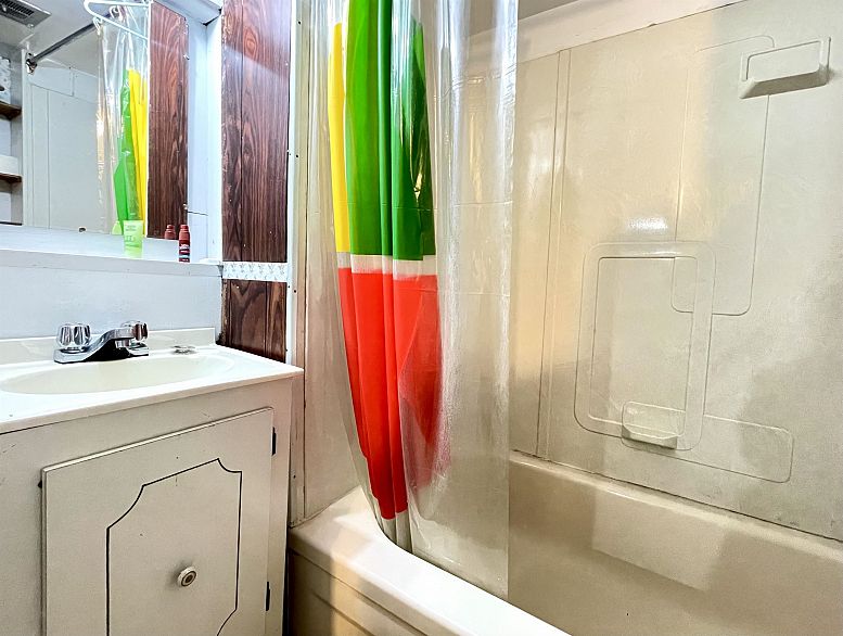 2250 E Pender Street