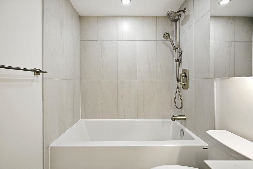 19 2885 E Kent Avenue North