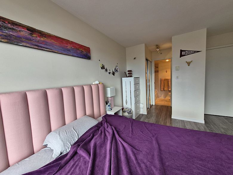 1707 939 Homer Street