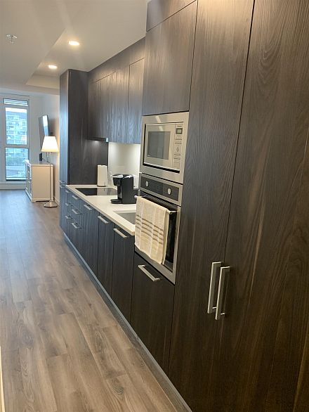 1206 285 E 10th Avenue