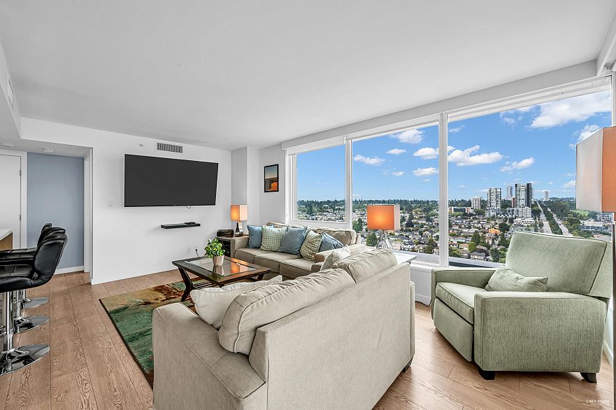 2504 8189 Cambie Street