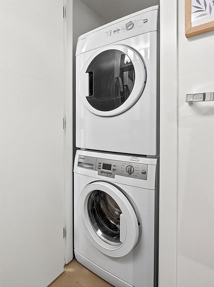 1011 5470 Ormidale Street