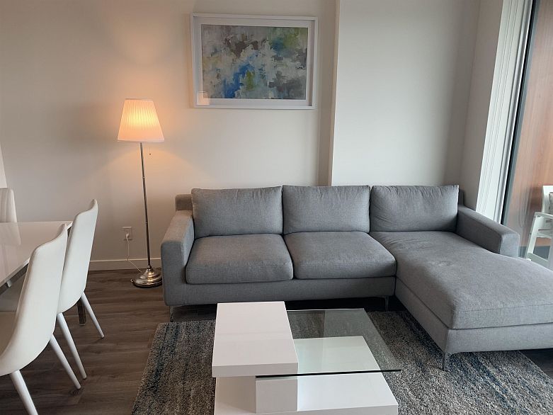 1206 285 E 10th Avenue