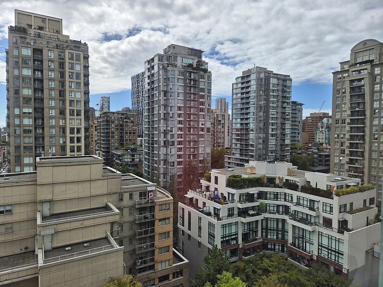 1707 939 Homer Street