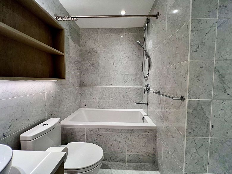 210 5168 Cambie Street