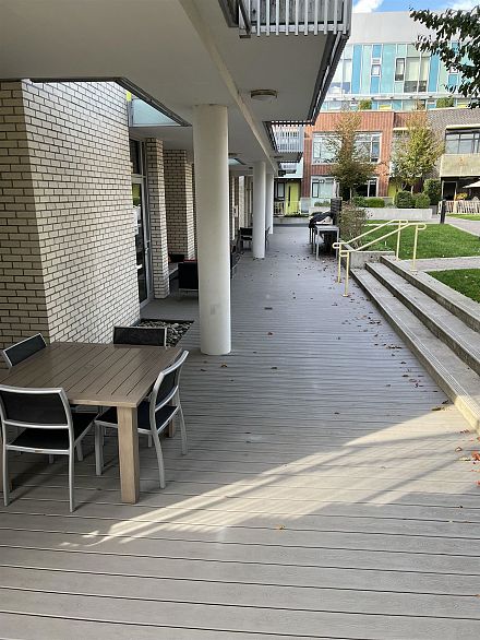 1206 285 E 10th Avenue