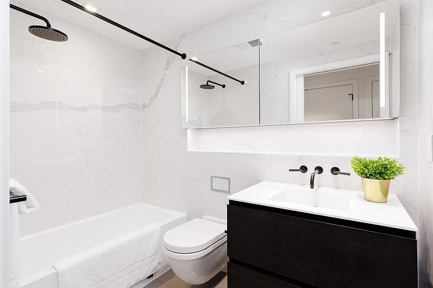 1201 620 Cardero Street