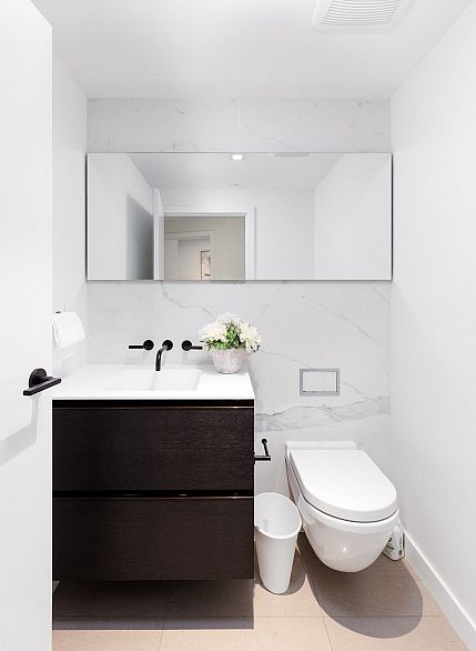 1201 620 Cardero Street