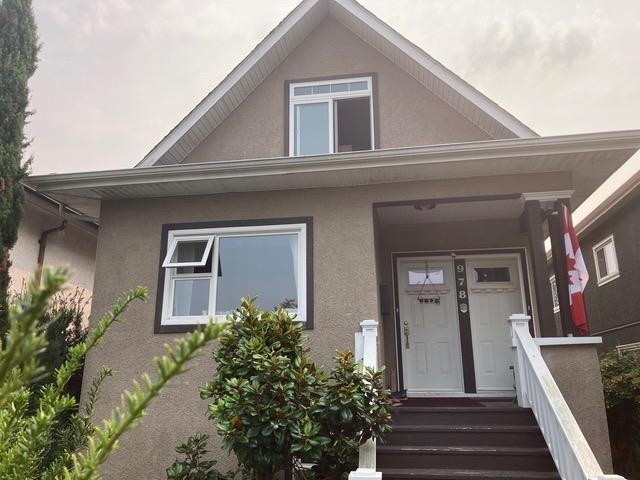 Upper  978 E 37 AVENUE, Vancouver BC V5W 1G2