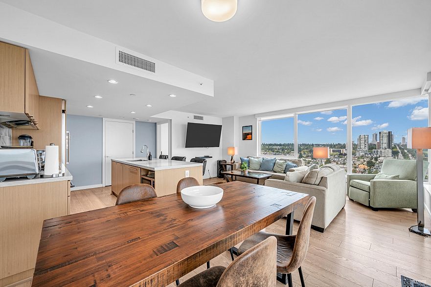 2504 8189 Cambie Street