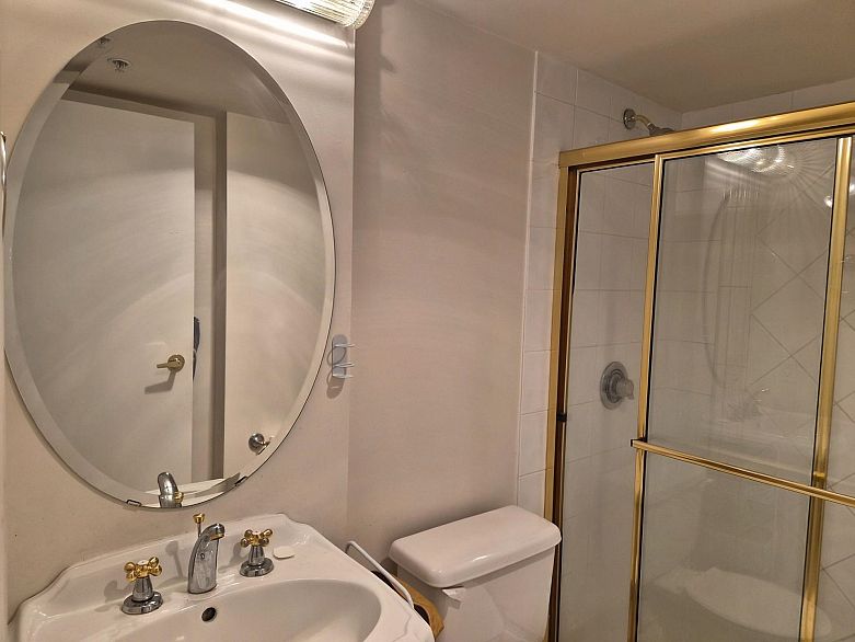 1707 939 Homer Street