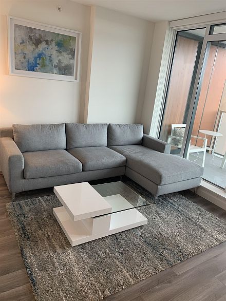 1206 285 E 10th Avenue