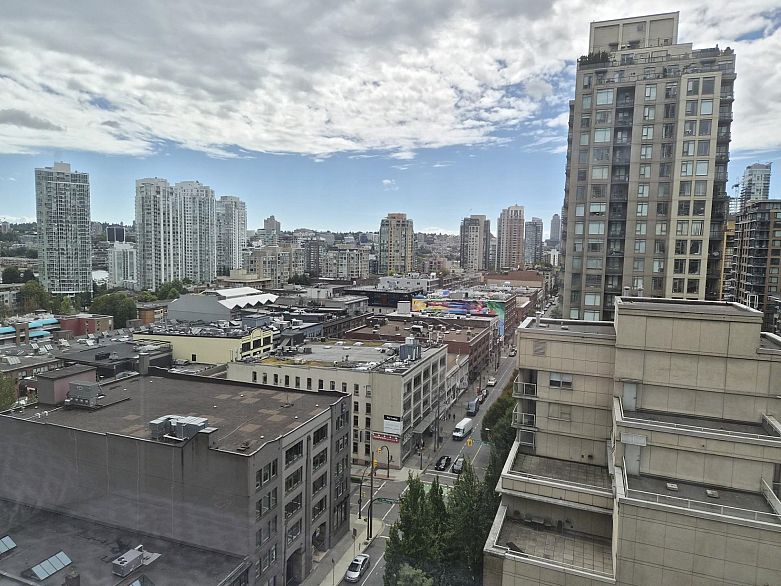 1707 939 Homer Street