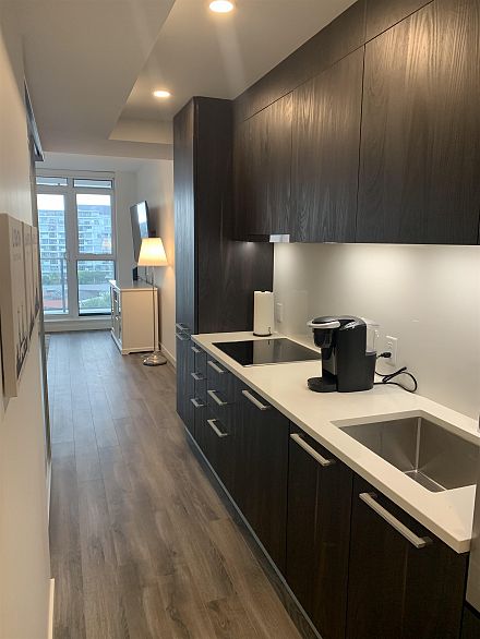 1206 285 E 10th Avenue