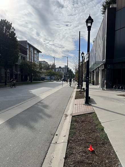 1206 285 E 10th Avenue