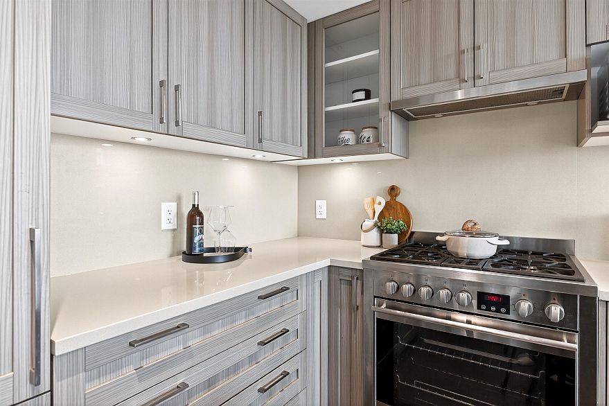 1011 5470 Ormidale Street