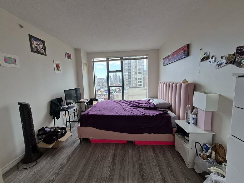 1707 939 Homer Street