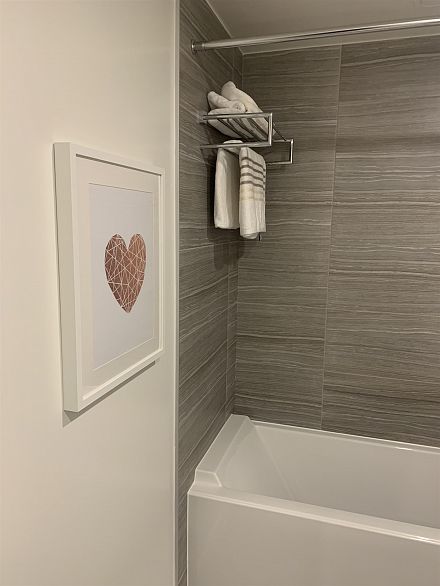 1206 285 E 10th Avenue