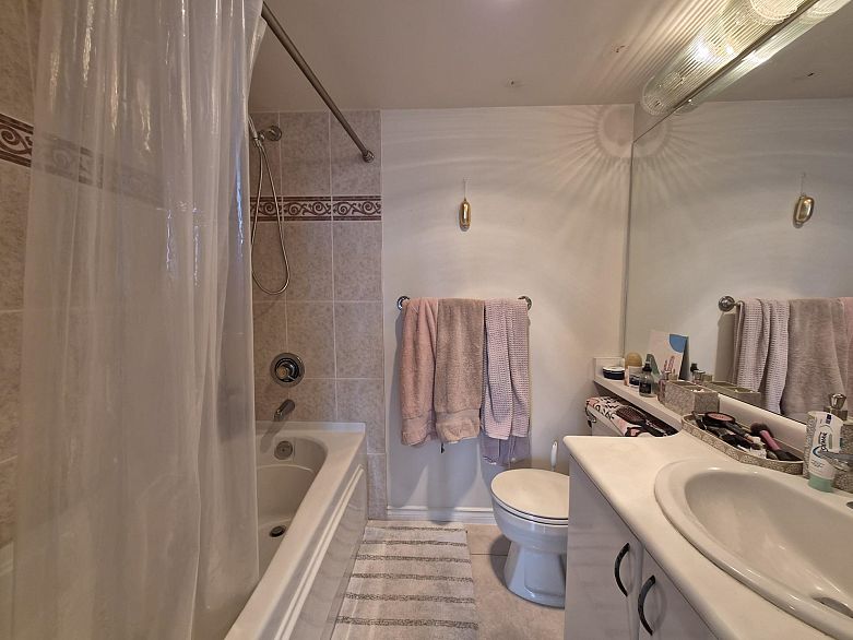 1707 939 Homer Street