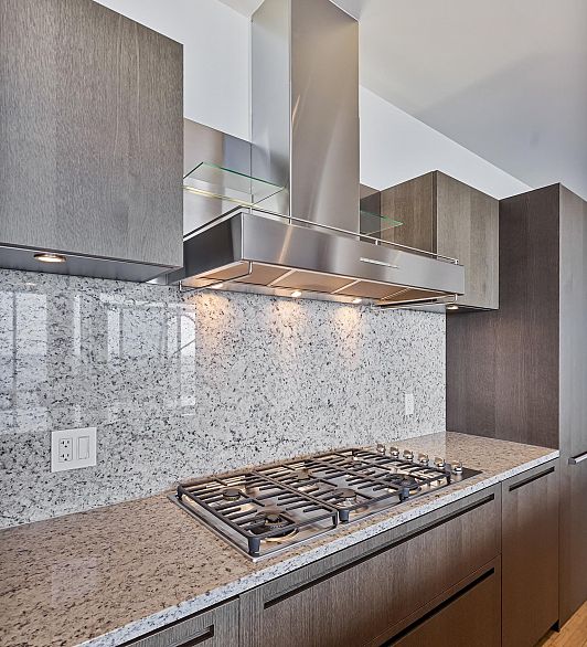 5501 1128 W Georgia Street