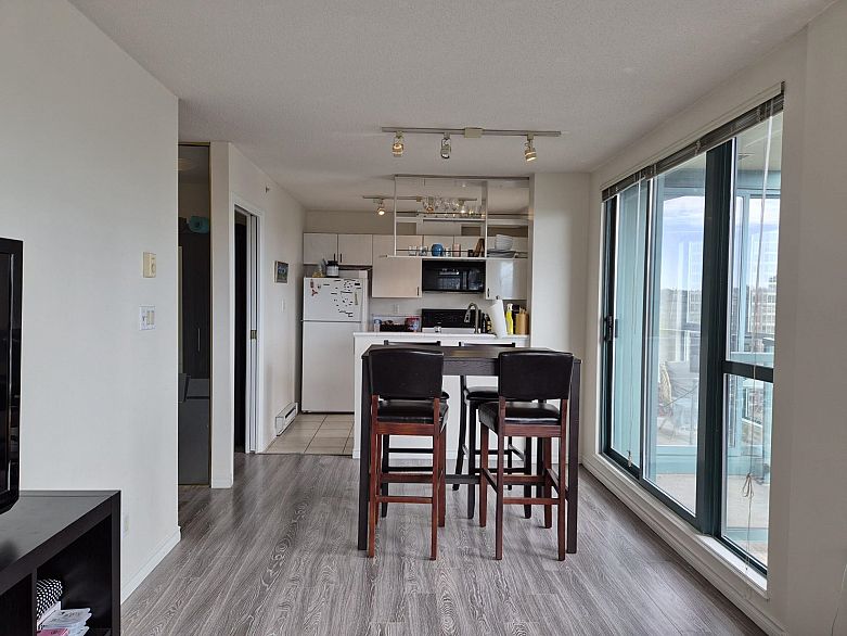 1707 939 Homer Street