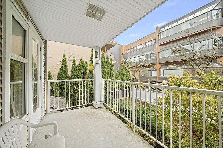 201 1868 W 8th Avenue