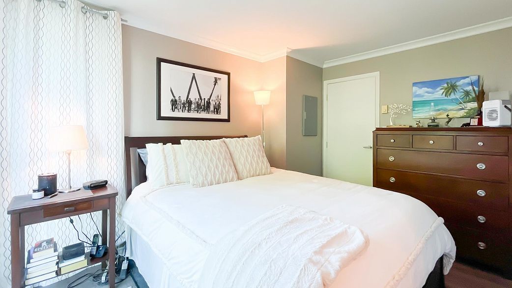 206 2733 Chandlery Place