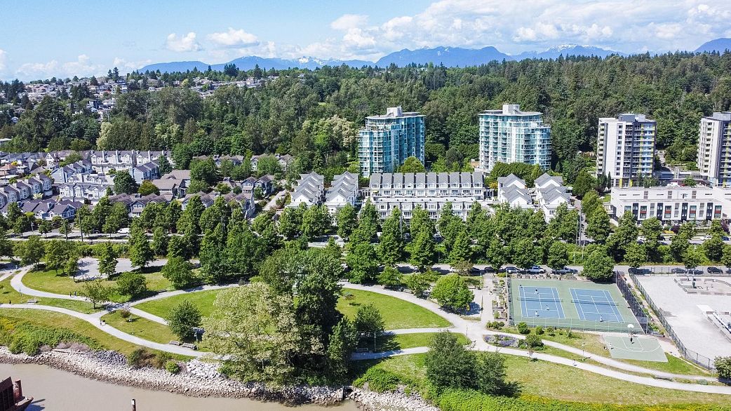 206 2733 Chandlery Place