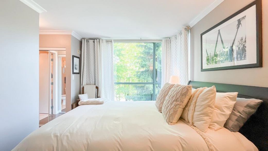 206 2733 Chandlery Place