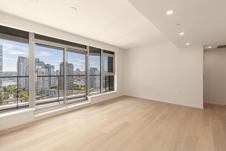 1701 889 Pacific Street