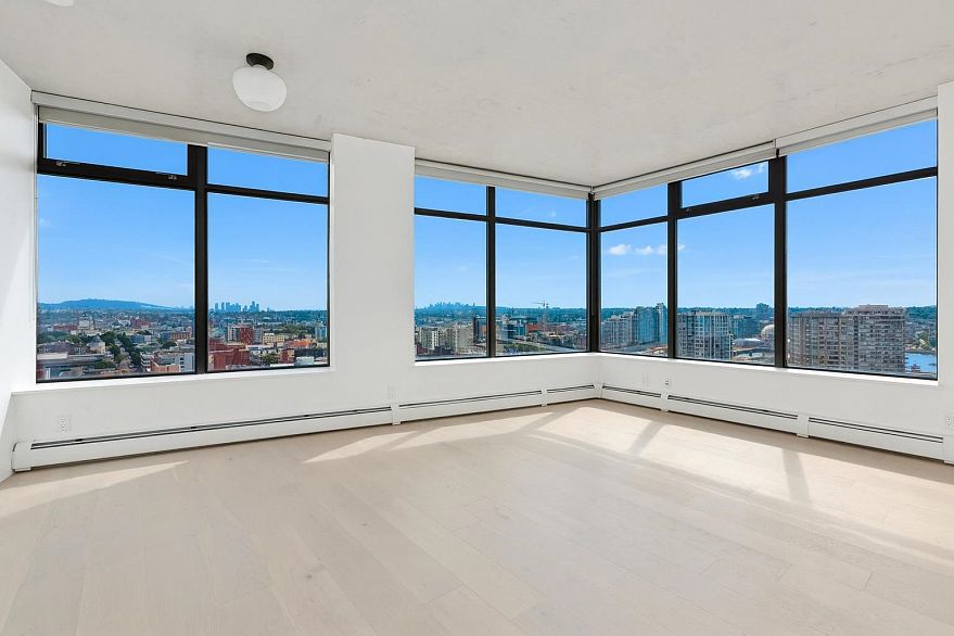 2404 108 W Cordova Street